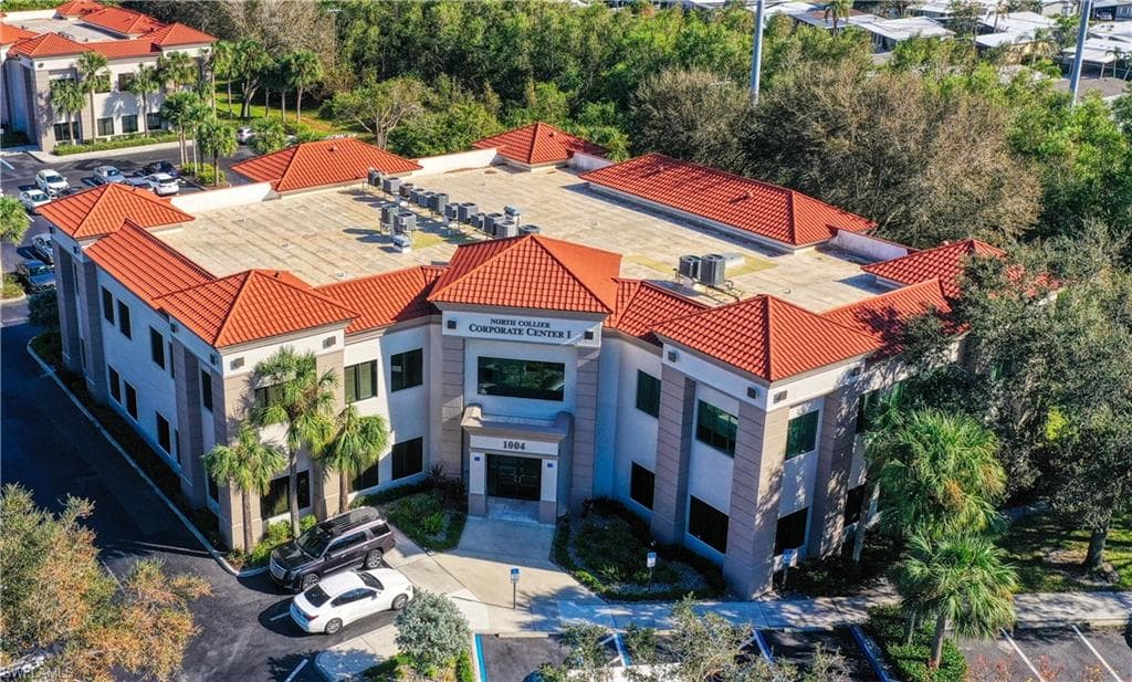 1004 Collier Center WAY NAPLES, FL 34110