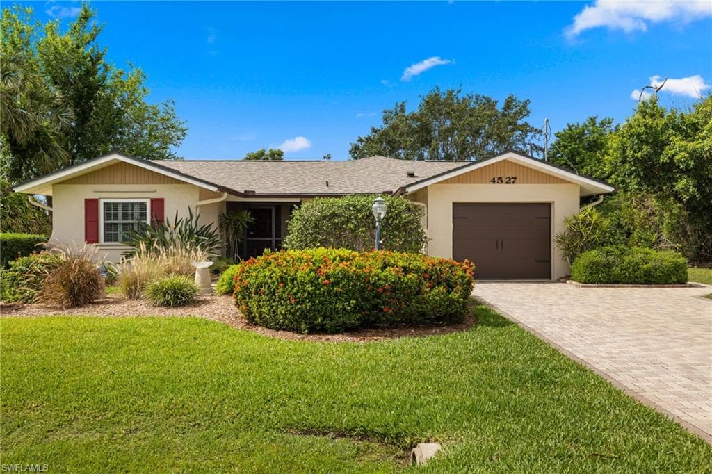 4527 Sierra LN BONITA SPRINGS, FL 34134