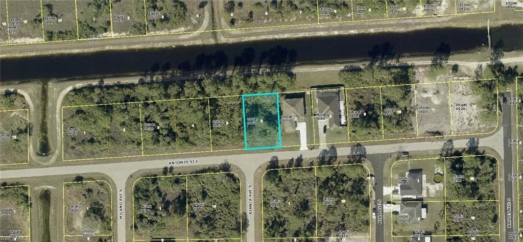 1237 Antonio ST E LEHIGH ACRES, FL 33974