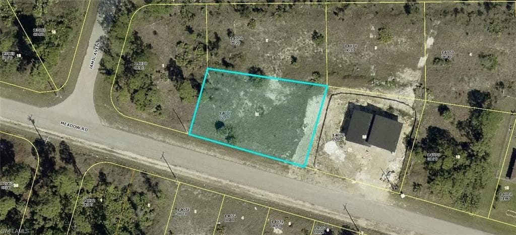 3103 MEADOW RD LEHIGH ACRES, FL 33974