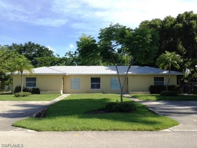 717 108th AVE N NAPLES, FL 34108