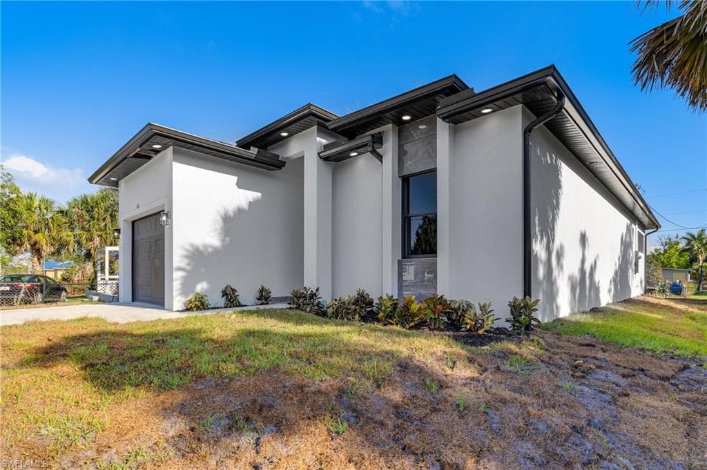 101 Diana AVE FORT MYERS, FL 33905