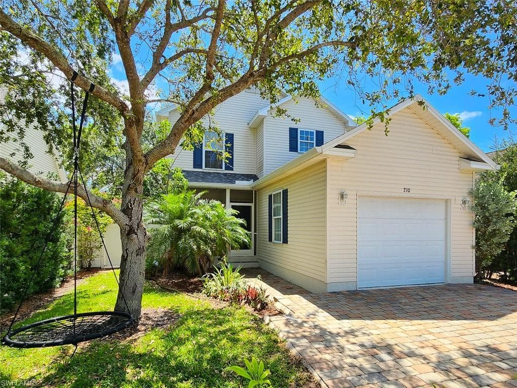 210 Leawood CIR NAPLES, FL 34104