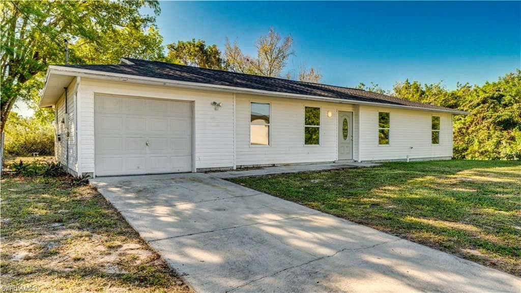 3619 1st ST SW LEHIGH ACRES, FL 33976