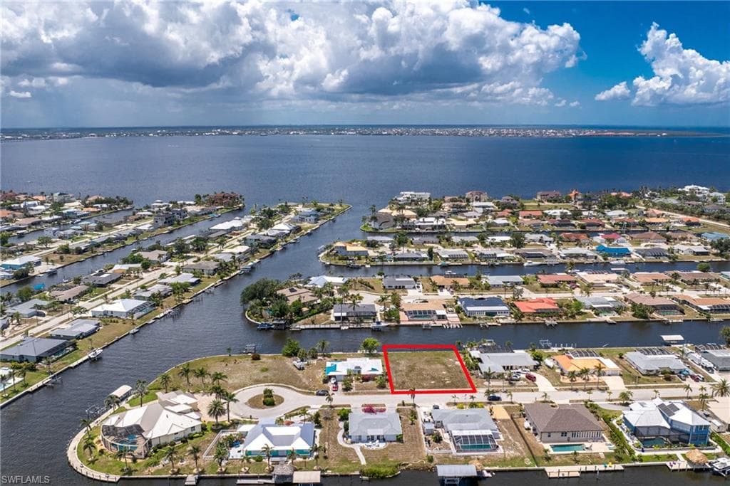 275 Stebbins TER SE PORT CHARLOTTE, FL 33952
