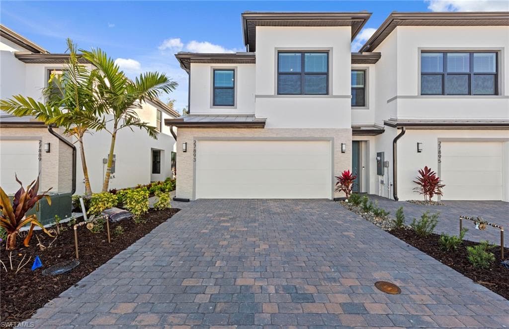 27893 Radiant CT BONITA SPRINGS, FL 34135