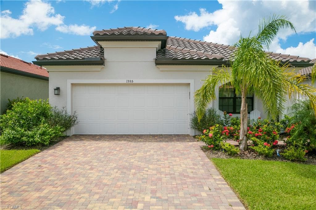 1555 Marton CT NAPLES, FL 34113