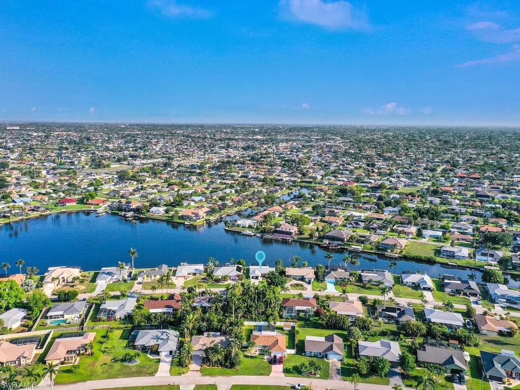 333 SE 33rd TER CAPE CORAL, FL 33904