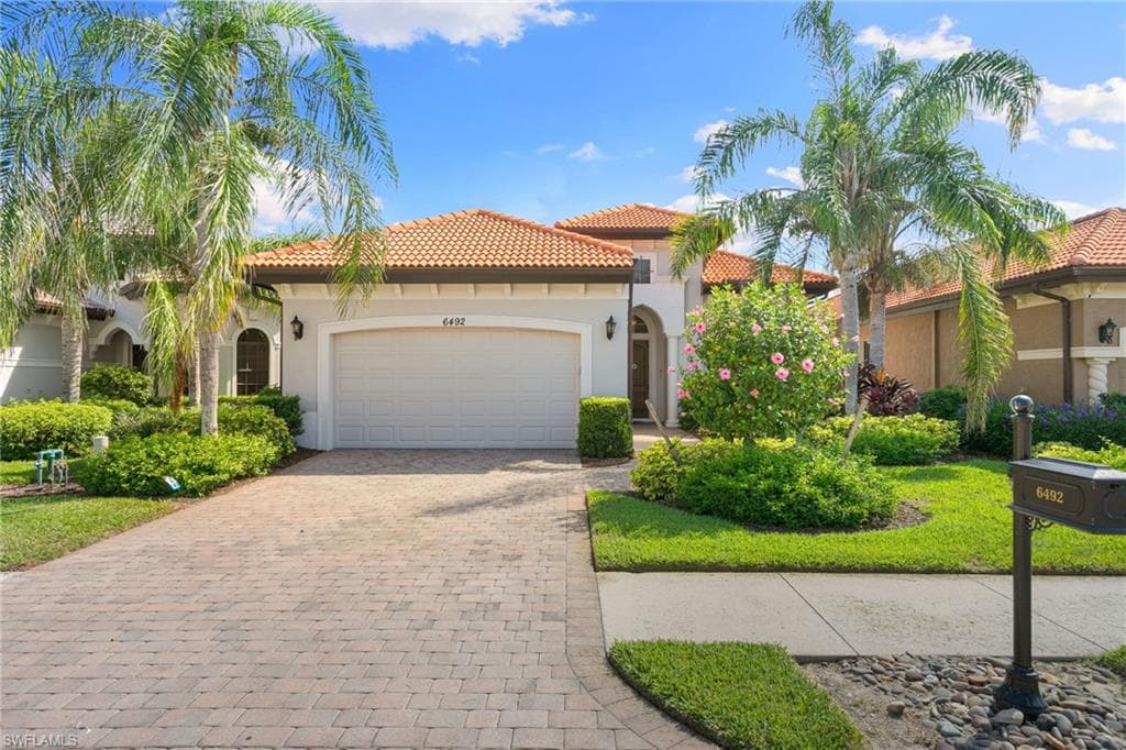 6492 Caldecott DR NAPLES, FL 34113