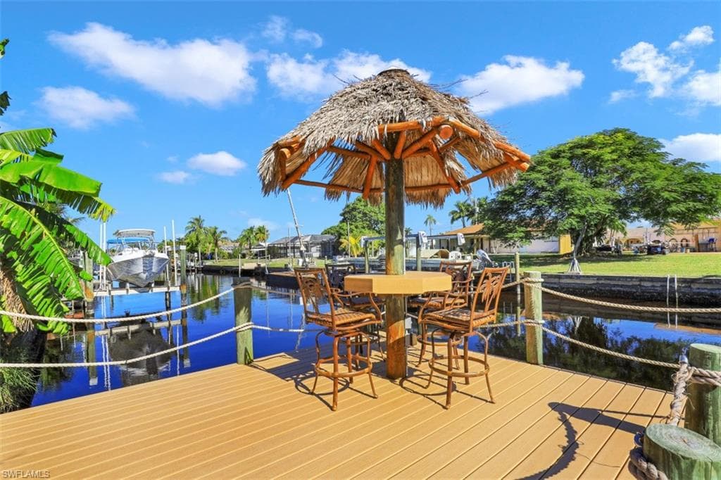5251 Tamiami CT CAPE CORAL, FL 33904
