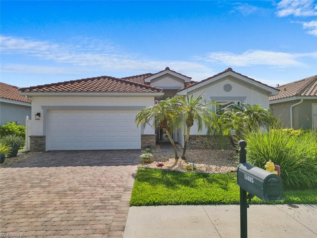 11693 Eros RD LEHIGH ACRES, FL 33971