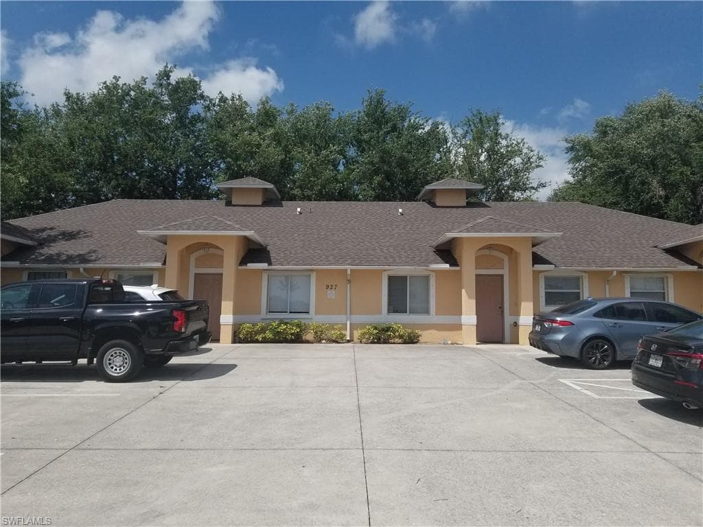 927 SE 14th TER 4 CAPE CORAL, FL 33990