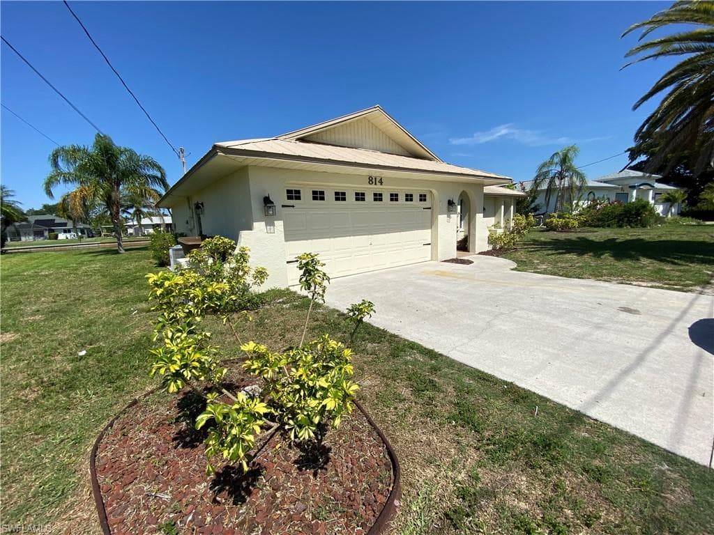 814 SE 21st AVE CAPE CORAL, FL 33990