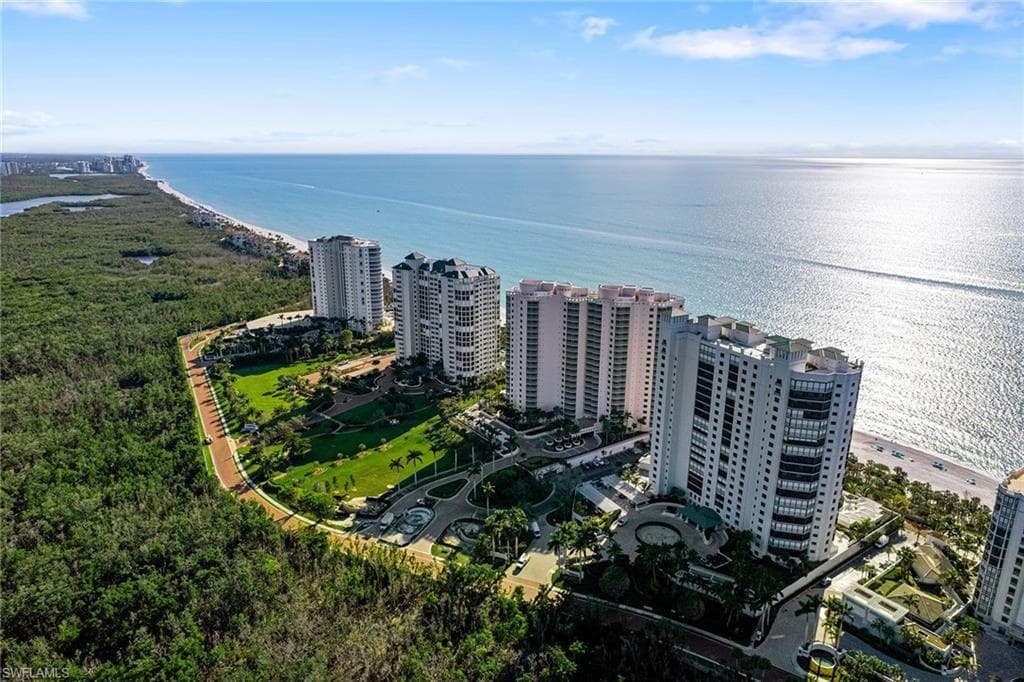8473 Bay Colony DR 403 NAPLES, FL 34108