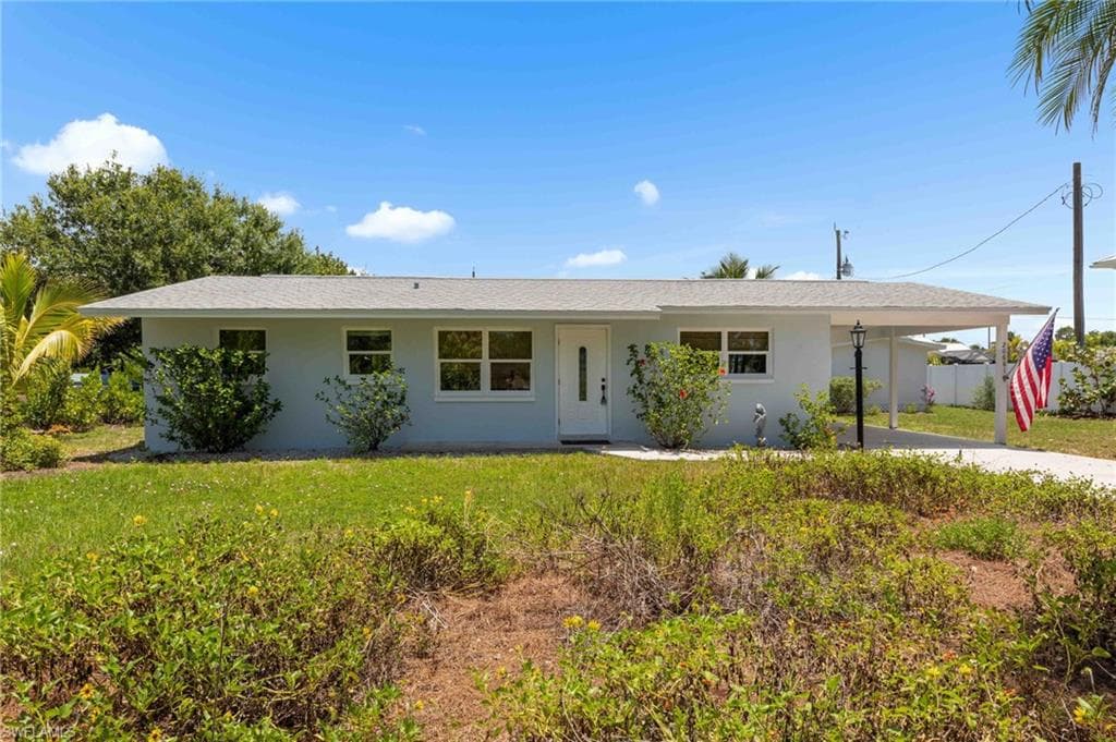 20681 Coconut DR ESTERO, FL 33928