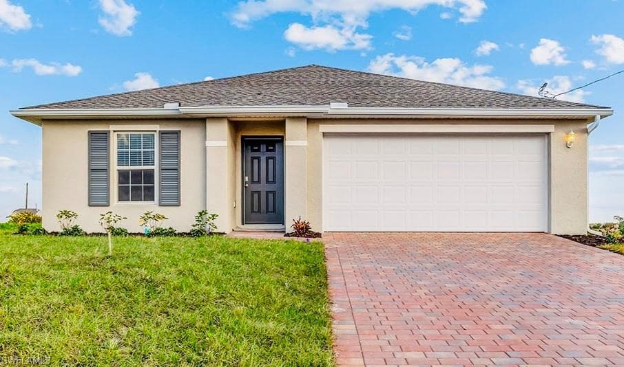 8030 Olive CIR LABELLE, FL 33935