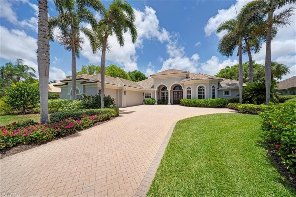 2366 Alexander Palm DR NAPLES, FL 34105
