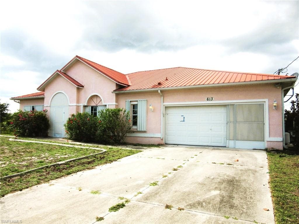 613 Chemstrand ST E LEHIGH ACRES, FL 33974