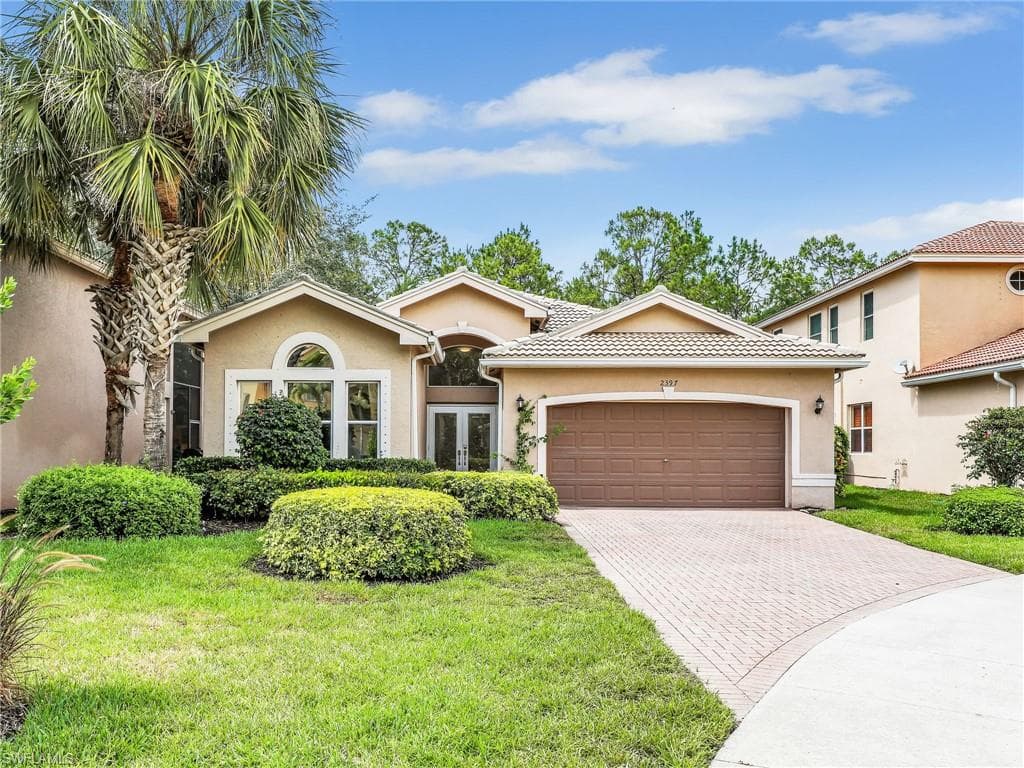 2397 Leafshine LN NAPLES, FL 34119