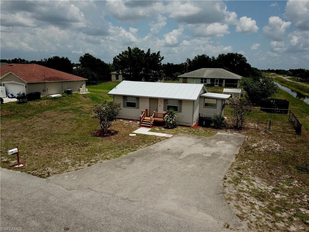 3700 26th ST SW LEHIGH ACRES, FL 33976
