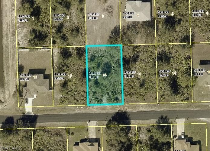 2524 68th ST W LEHIGH ACRES, FL 33971