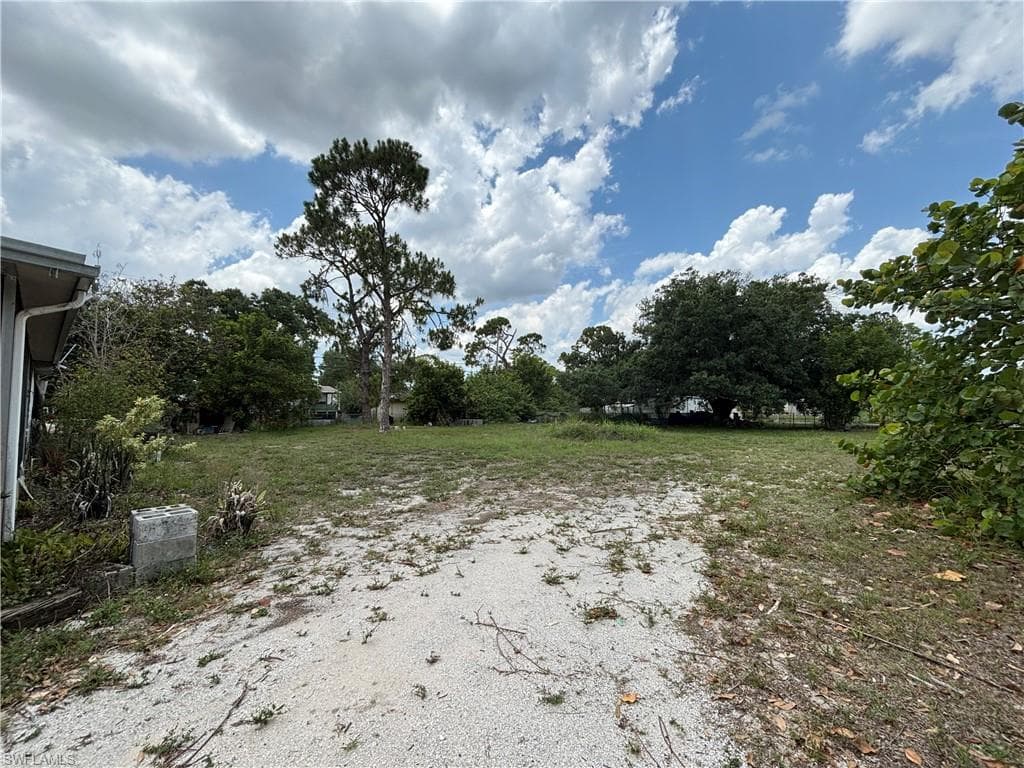 8126 Everhart DR NORTH FORT MYERS, FL 33917