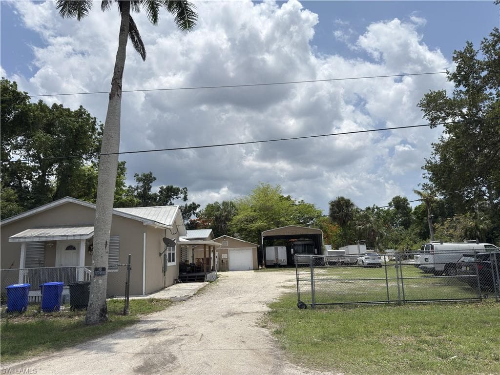 3854 Woodside AVE FORT MYERS, FL 33916