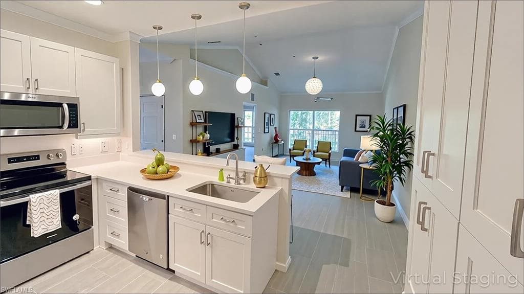 1137 Winding Pines CIR 205 CAPE CORAL, FL 33909