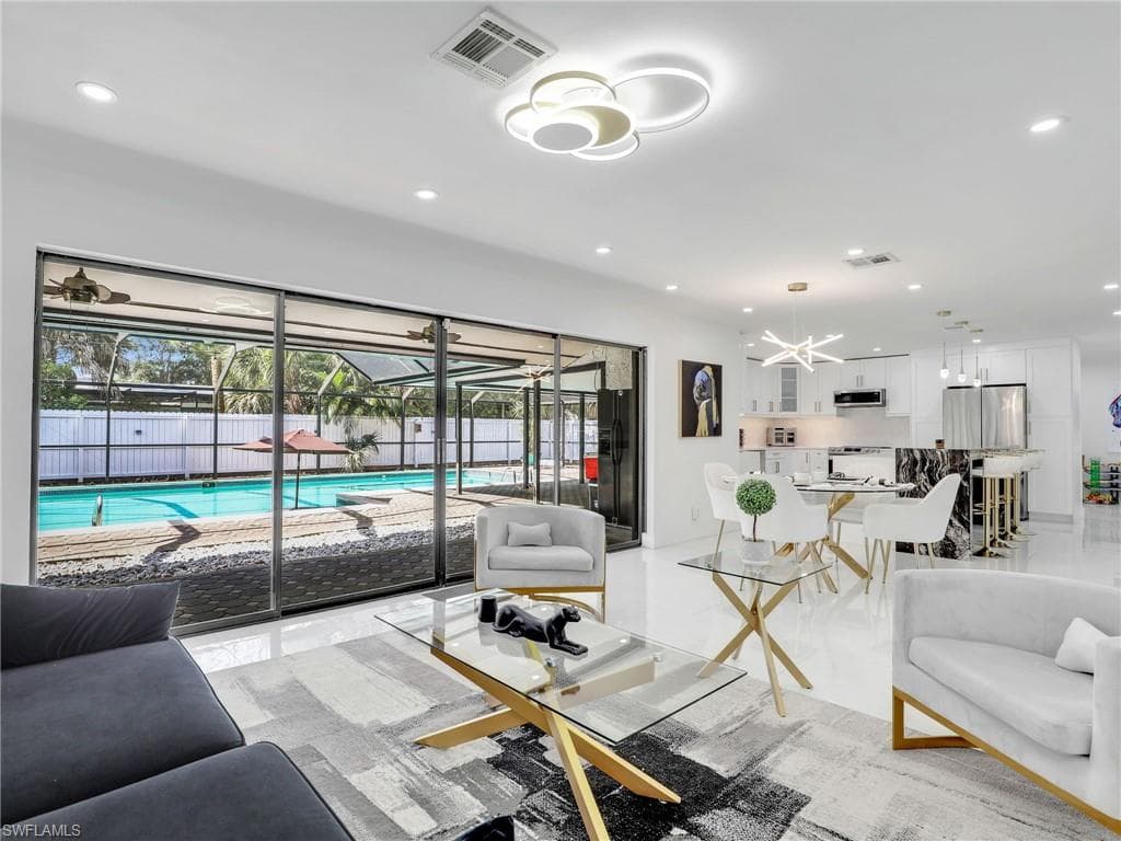 208 Erie DR NAPLES, FL 34110
