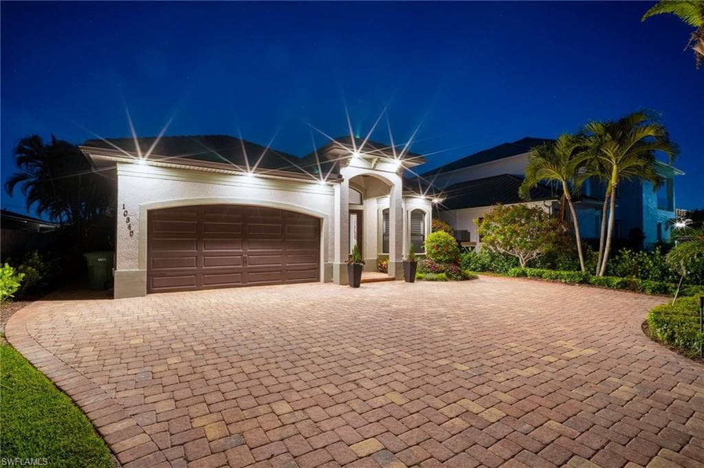 10340 Vanderbilt DR NAPLES, FL 34108