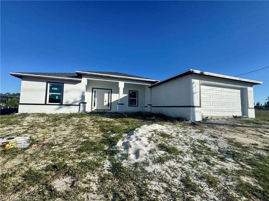 904 Vogiantzis PKWY CAPE CORAL, FL 33909