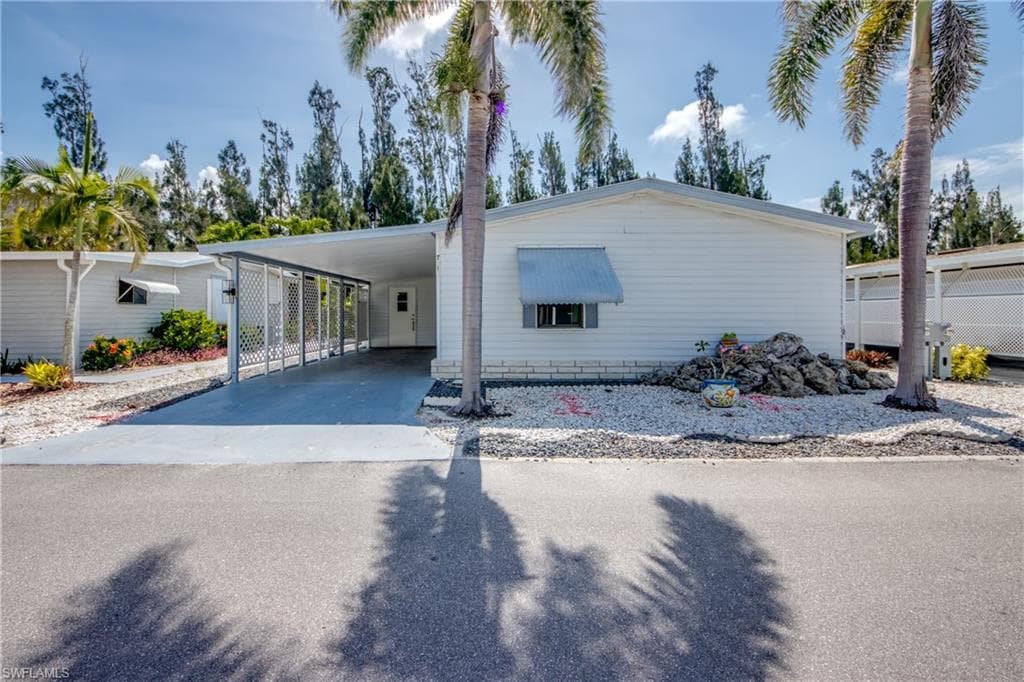 7212 Drum DR ST. JAMES CITY, FL 33956