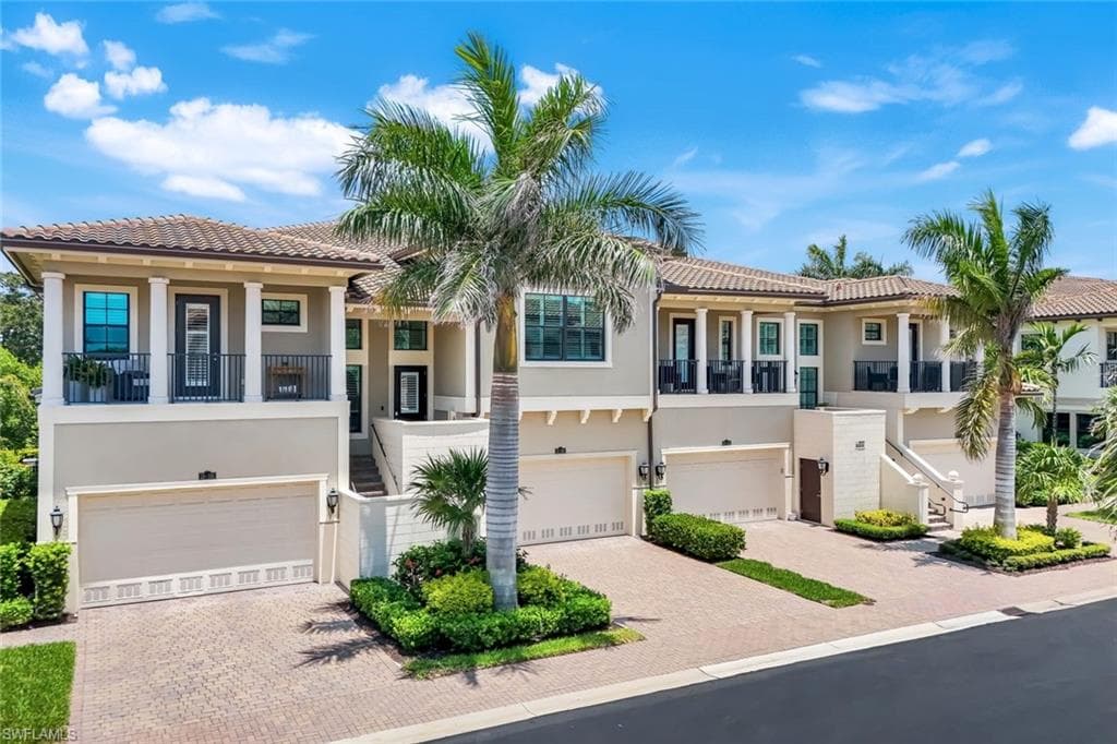 2488 Breakwater WAY 201 NAPLES, FL 34112