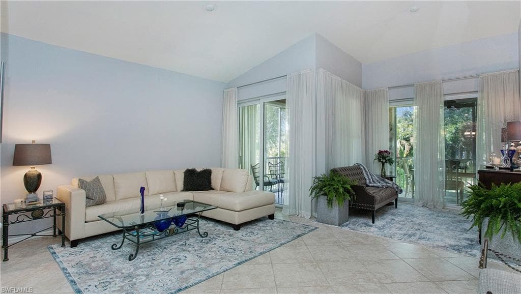 6805 Huntington Lakes CIR 201 NAPLES, FL 34119
