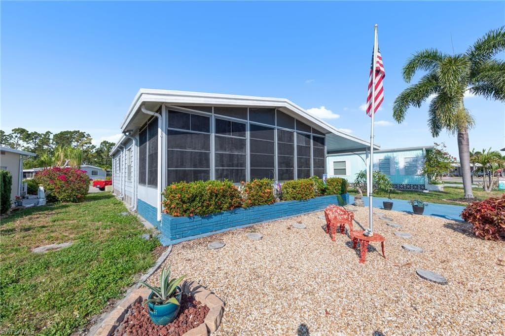 90 Snead DR NORTH FORT MYERS, FL 33903