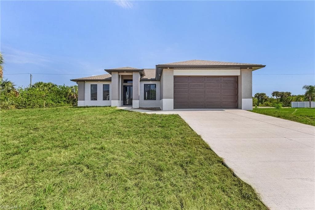 8081 Sunrise CIR LABELLE, FL 33935