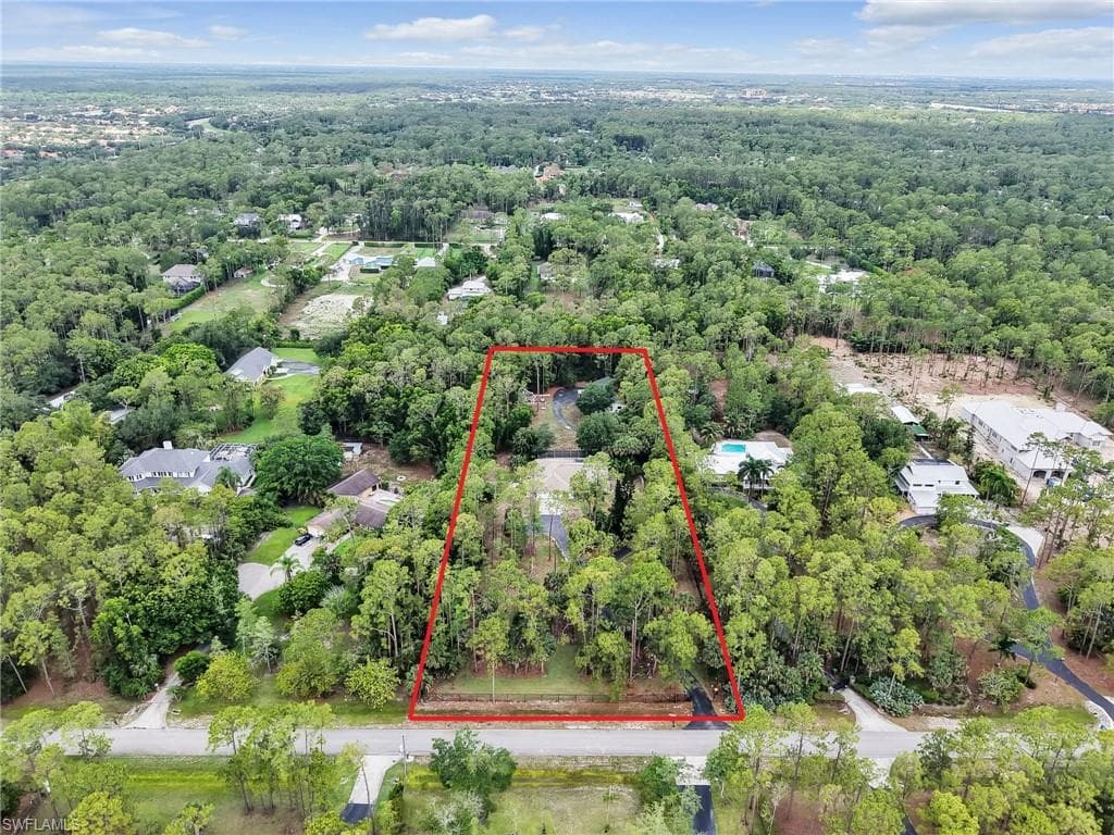 5810 Golden Oaks LN NAPLES, FL 34119