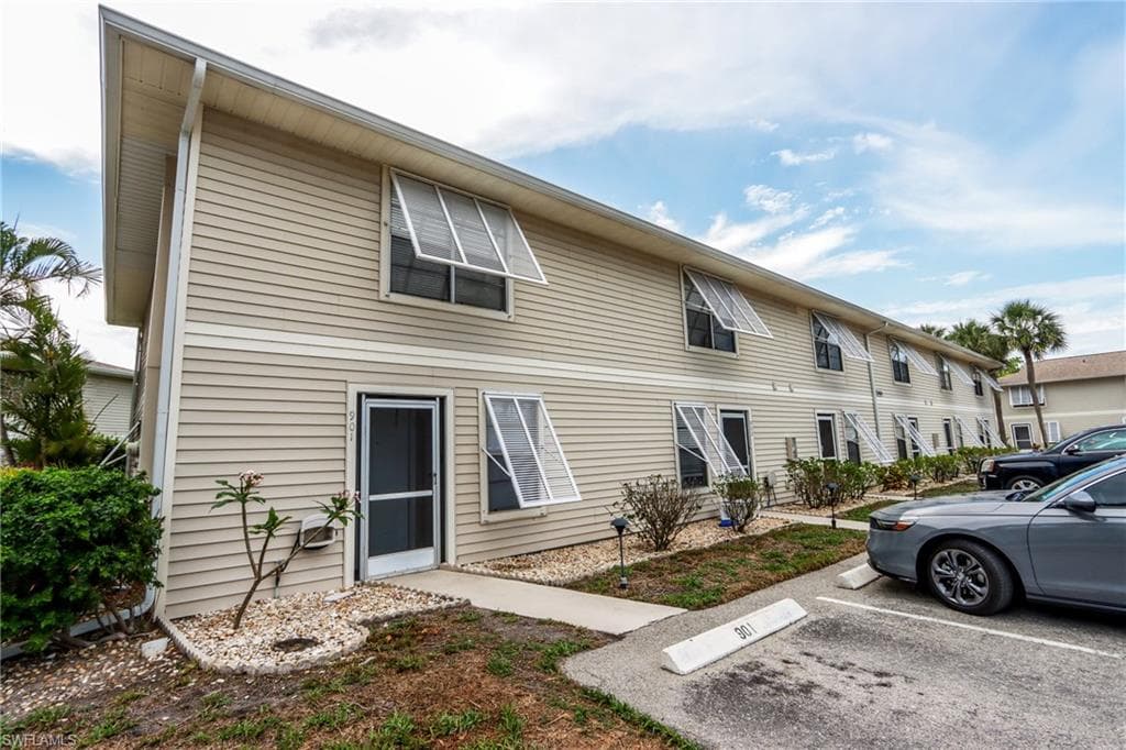 25484 Cockleshell DR 901 BONITA SPRINGS, FL 34135