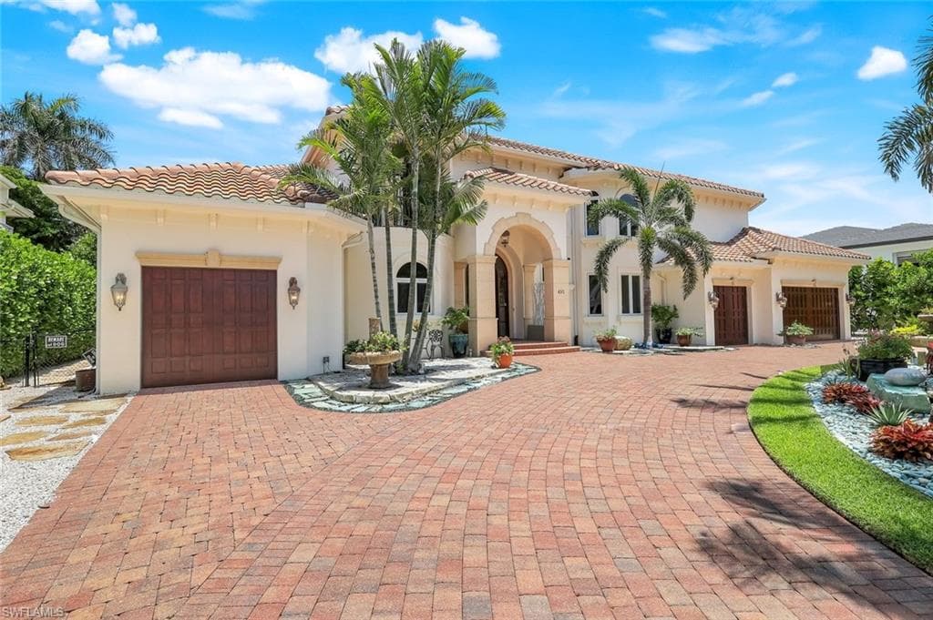 491 Wedge DR NAPLES, FL 34103