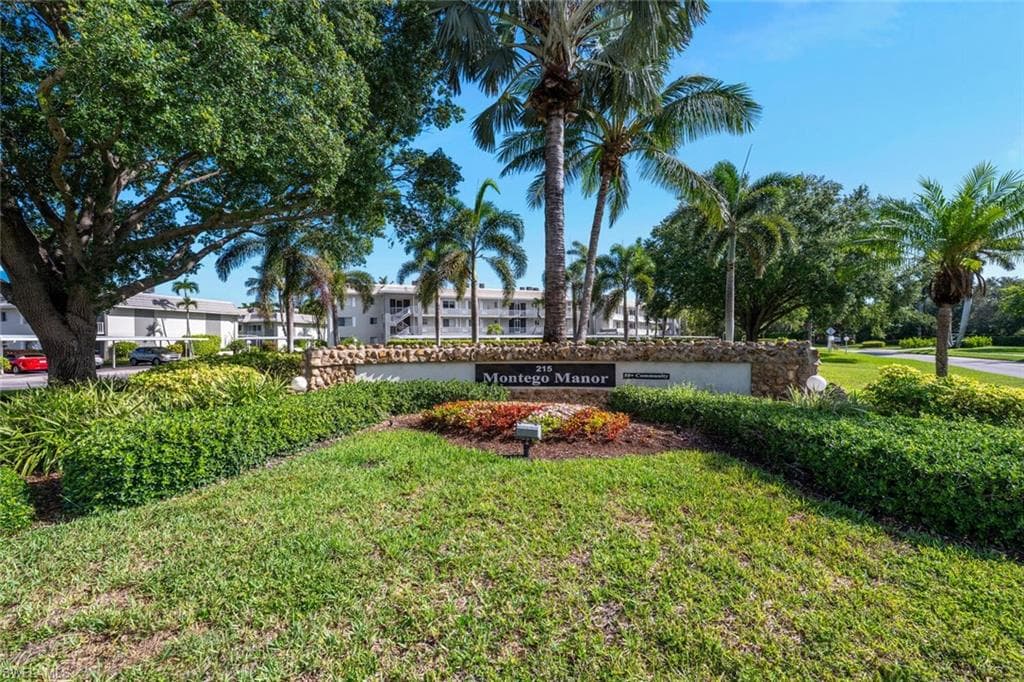 215 Cypress WAY E C4 NAPLES, FL 34110