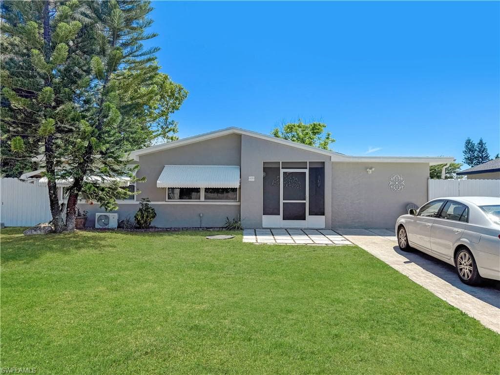 429 Morgan CIR S LEHIGH ACRES, FL 33936