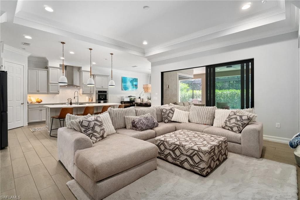 1431 Mockingbird DR NAPLES, FL 34120