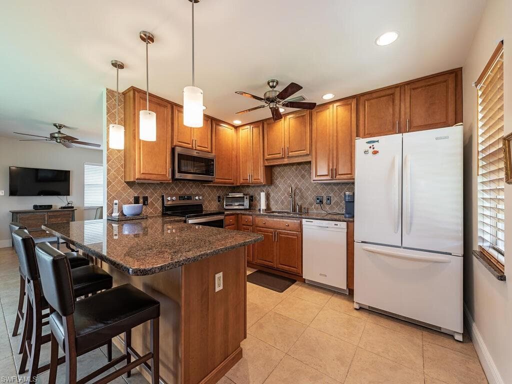 1400 Pompei LN 2 NAPLES, FL 34103