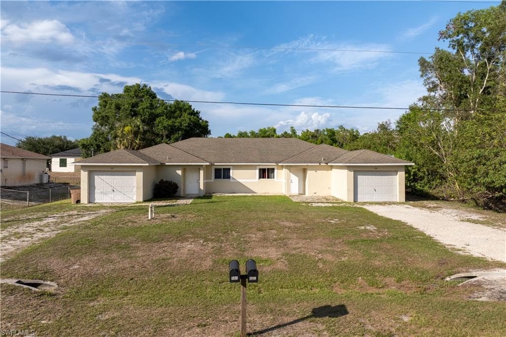 209 Meadow RD LEHIGH ACRES, FL 33973