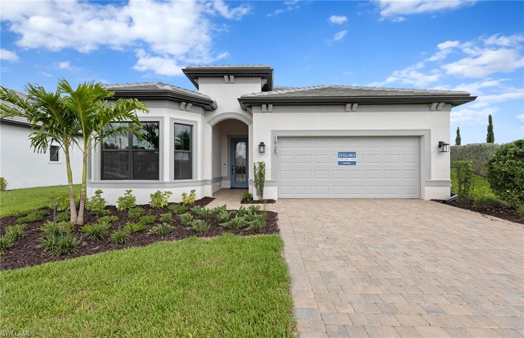 1925 Don Benito WAY NAPLES, FL 34120