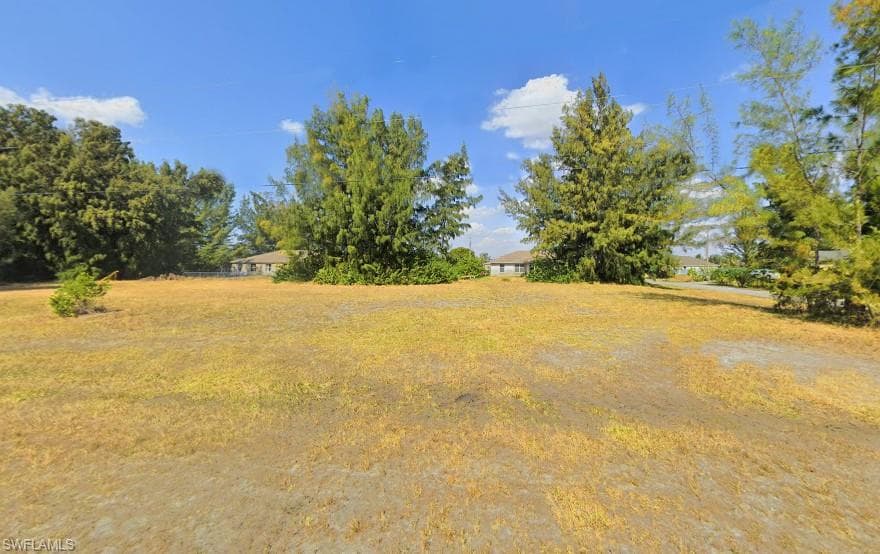 2501 NW 11th TER CAPE CORAL, FL 33993