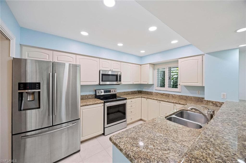 1608 Spoonbill LN B NAPLES, FL 34105