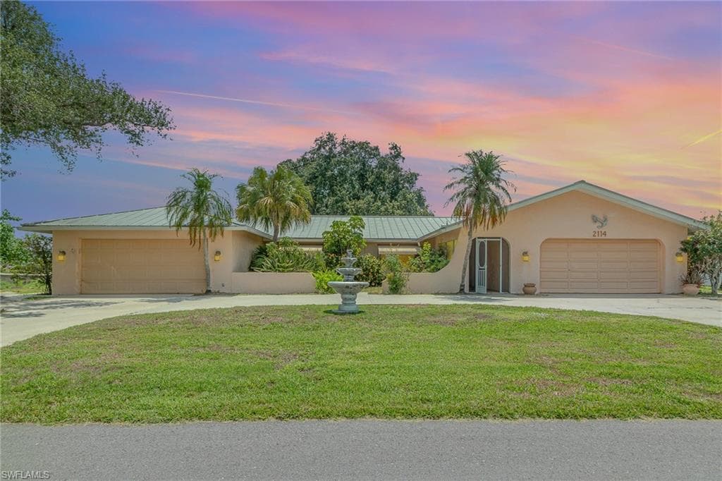 2114 Aruba AVE FORT MYERS, FL 33905