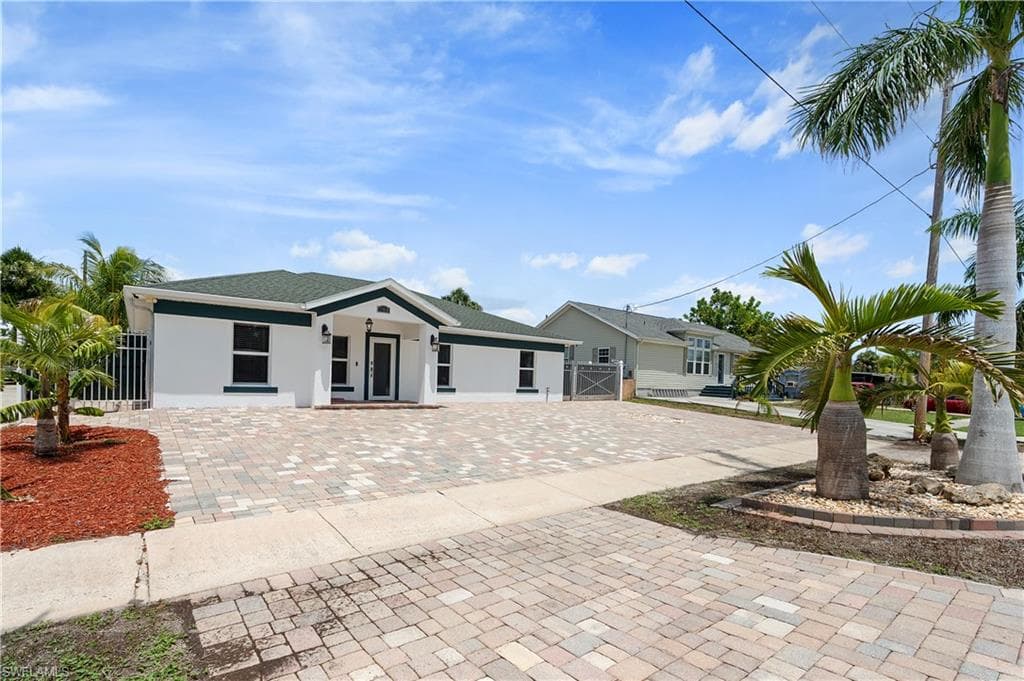 953 Orange Blossom LN NORTH FORT MYERS, FL 33903
