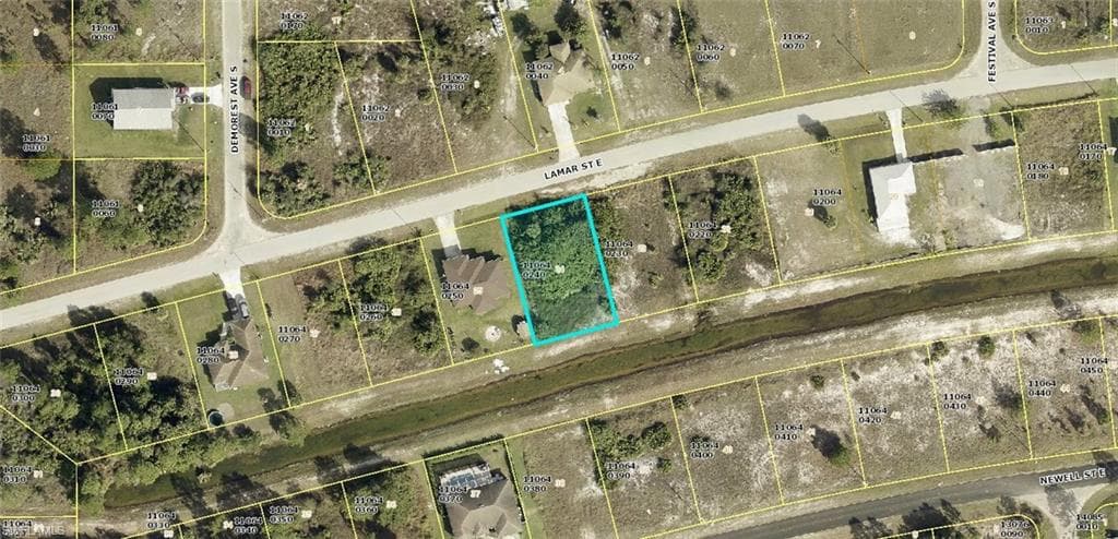816 Lamar ST E LEHIGH ACRES, FL 33974